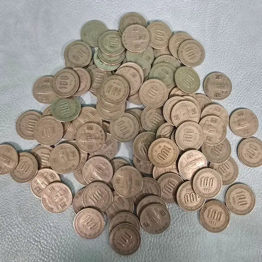 [BUNJANG] 1974 South Korean 100 Won Coins (2 Rolls) / 100원 1974년 동전 2롤 100개