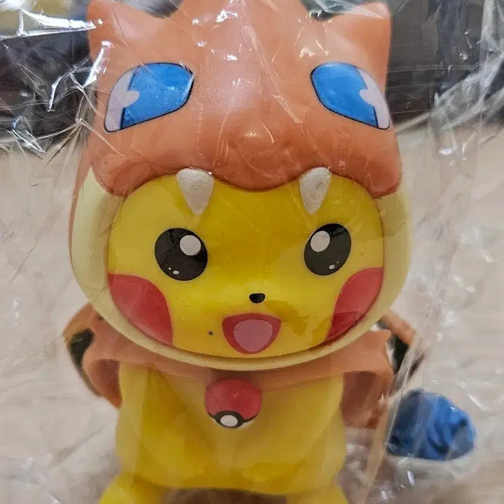 [BUNJANG] Pokemon Mega Charizard Poncho Pikachu Figure / 포켓몬스터 메가리자몽 판초 코스프레 피카츄 피규어