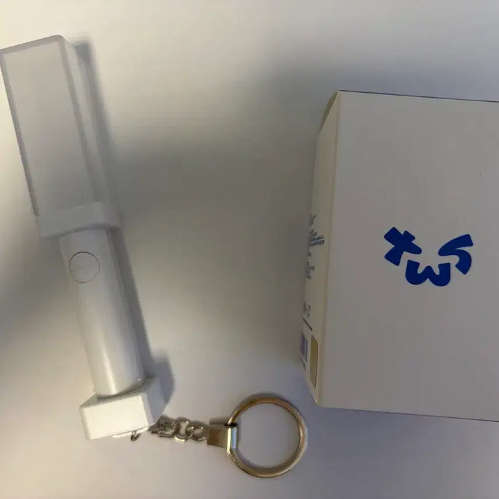 [BUNJANG] TWS Official Lightstick Keyring (Unsealed) / [개봉] 투어스 tws 응원봉 키링 신유 도훈 영재 한진 지훈 경민