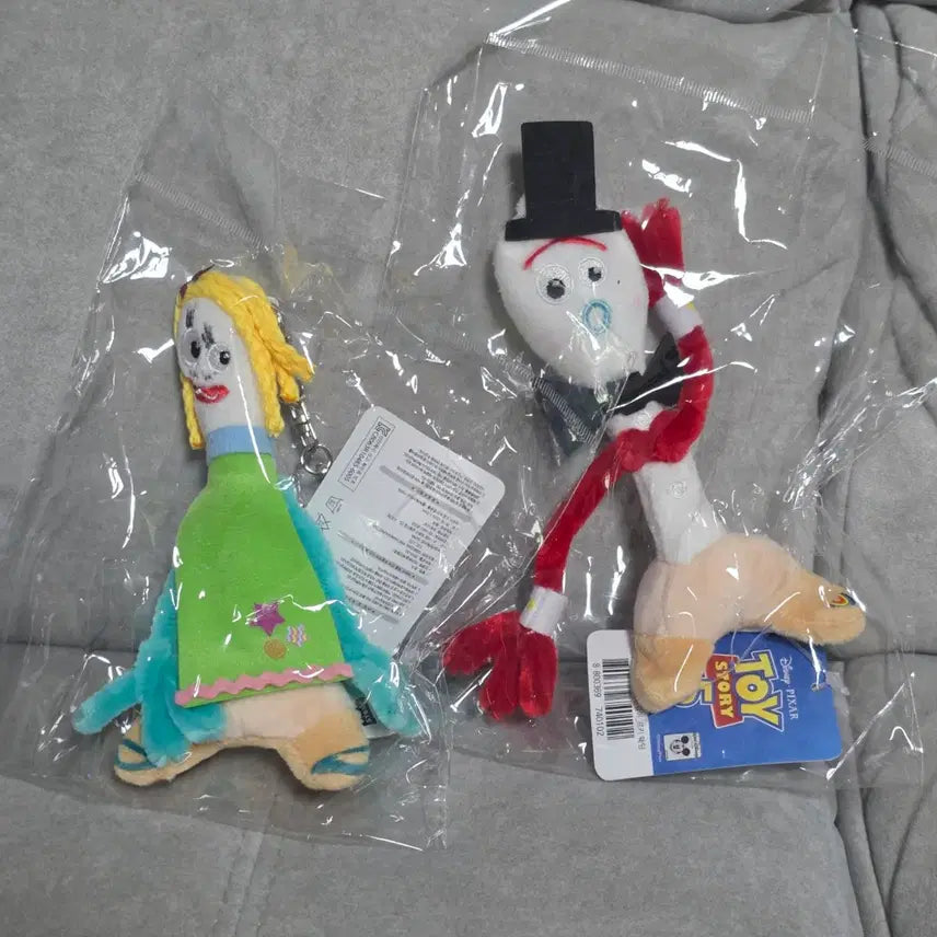 [BUNJANG] Toy Story 5 Forky &amp; Karen Wedding Doll Keychain Set / 새상품)토이스토리5 포키 카렌 웨딩 인형 키링 세트