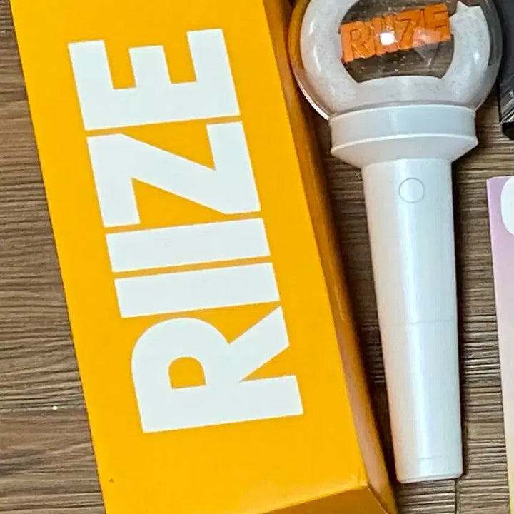 [BUNJANG] RIIZE Cheering Rod &amp; Troll Doll Bundle Set / 라이즈 응원봉 및 인형