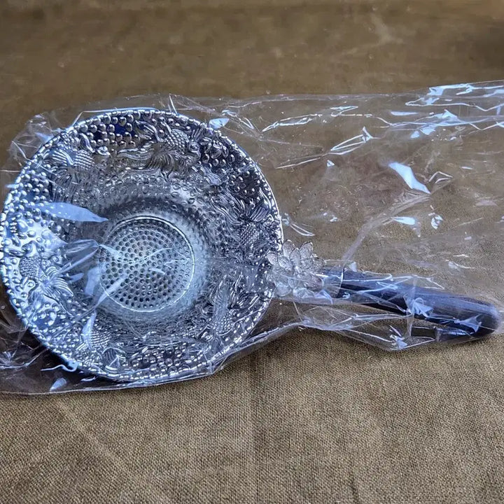 [BUNJANG] Ebony Handle Tea Strainer with Delicate Flower Decoration / 흑단목 손잡이 차걸음망