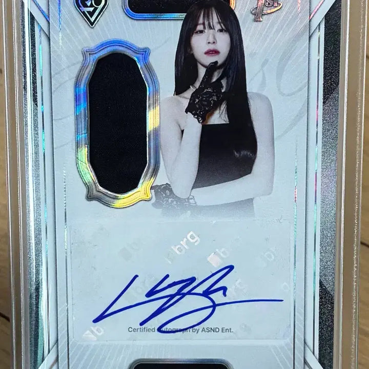 [BUNJANG] fromis_9 Baek Ji-heon Autograph Relic Scarf Limited Edition (25 pcs) / 프로미스나인 테레카 백지헌 오토싸인 렐릭 스카프 25장 한정