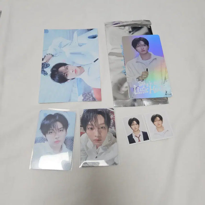 [BUNJANG] Stray Kids Lee Know Little House Photocard, Trading Card, Postcard, POB / 스트레이키즈 리노 리틀하우스 증사 트레카 엽서 특전 포카 박테 분철