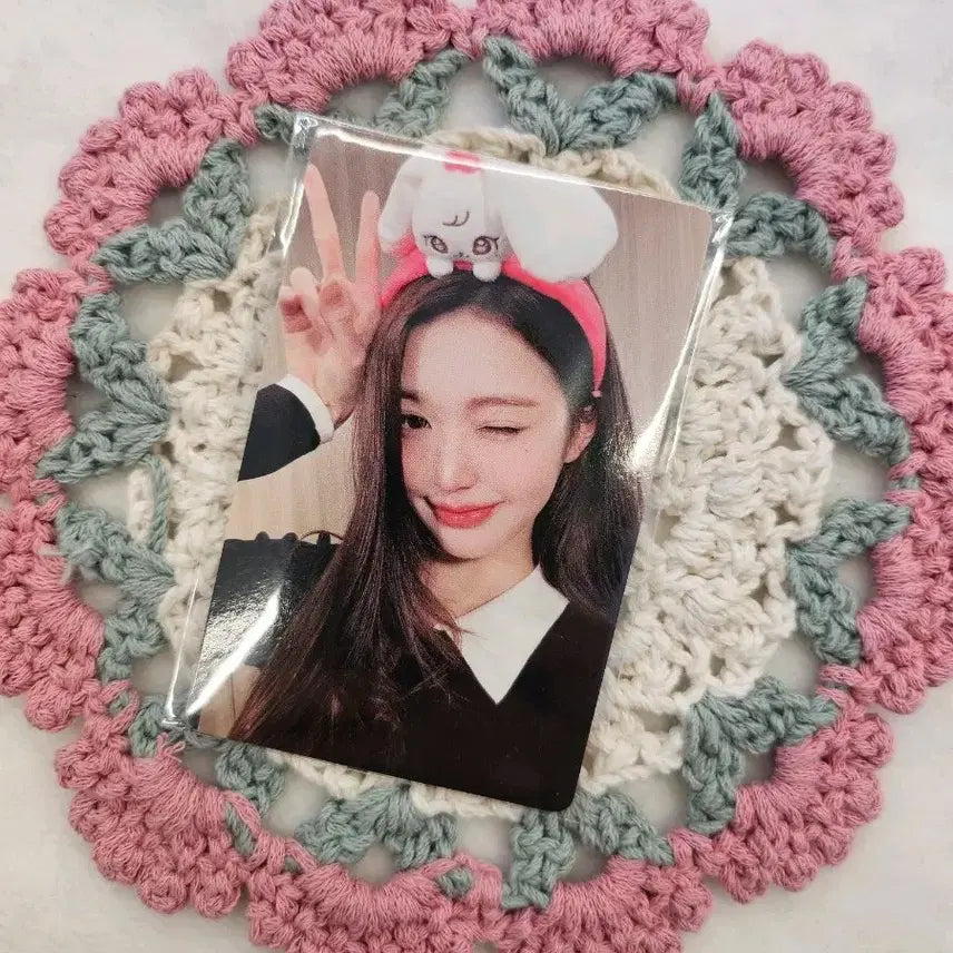 [BUNJANG] IVE Everland Pop-up Lucky Draw Photocard - Wonyoung (Cherry) / 아이브 에버랜드 팝업 7만원특전 -체리원영-
