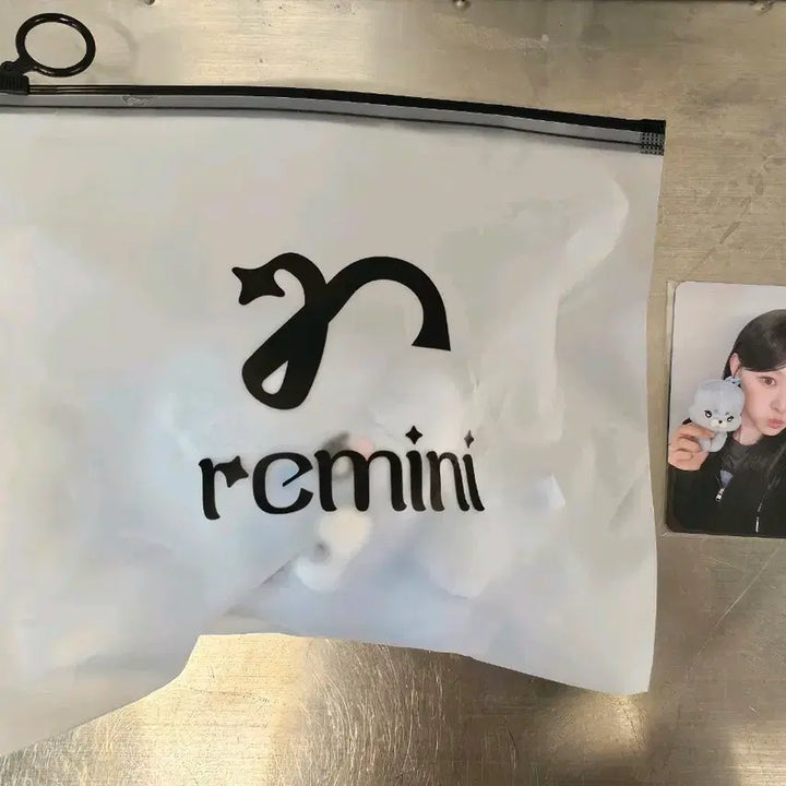 [BUNJANG] RESCENE Minami Ming Plush Keyring with Photocards (Sealed) / 미개봉)리센느 인형 레미니 미나미 밍 포카 포함