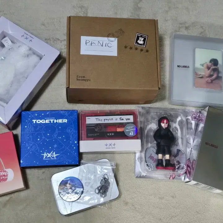 [BUNJANG] TXT (TOMORROW X TOGETHER) Bundle Set Official Merchandise Photocard Collection / [폭덤/급처/일괄만] 투바투 굿즈 양도