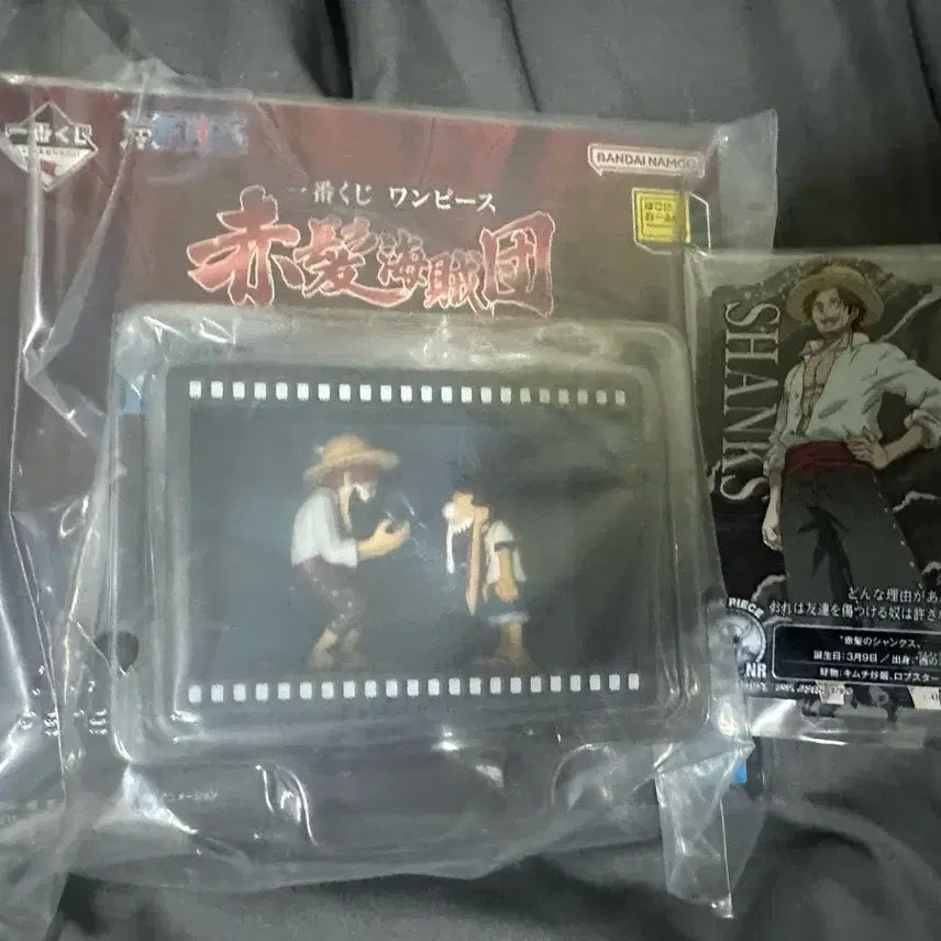[BUNJANG] One Piece Red-Haired Pirates Ichiban Kuji E Prize Shanks Acrylic Figure / 원피스 빨간머리해적단 이치방쿠지 E상 샹크스