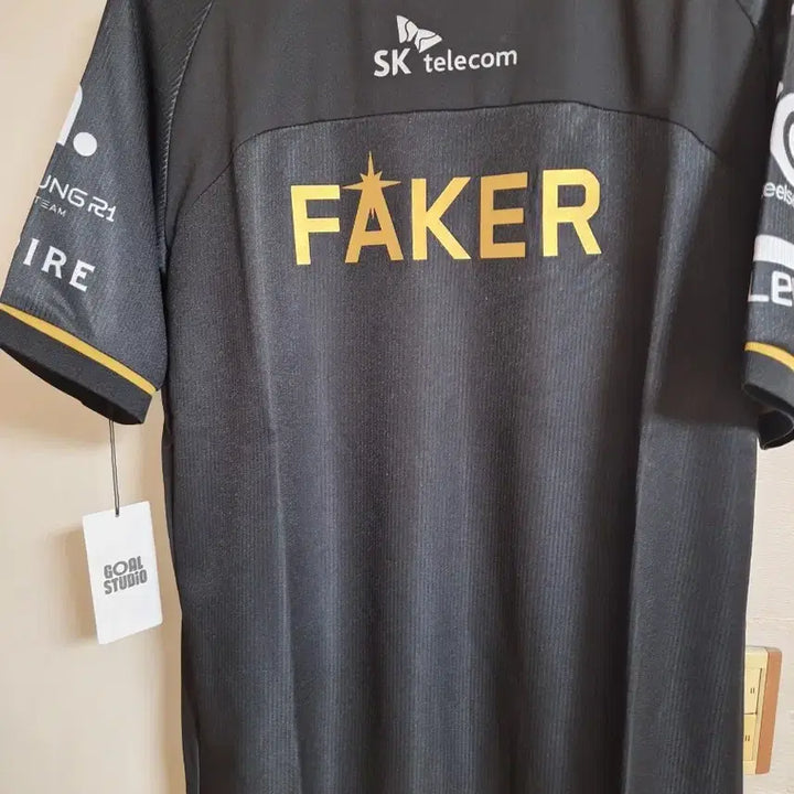 [BUNJANG] T1 2025 Worlds 6-Star Uniform Jersey (L Size, Faker Marking) / lck롤 티원t1 2025월즈 6성유니폼 저지 L사이즈 페이커마킹