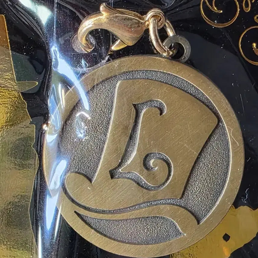 [BUNJANG] Professor Layton and the Diabolical Box Charm / 레이튼교수와 마신의 피리 참