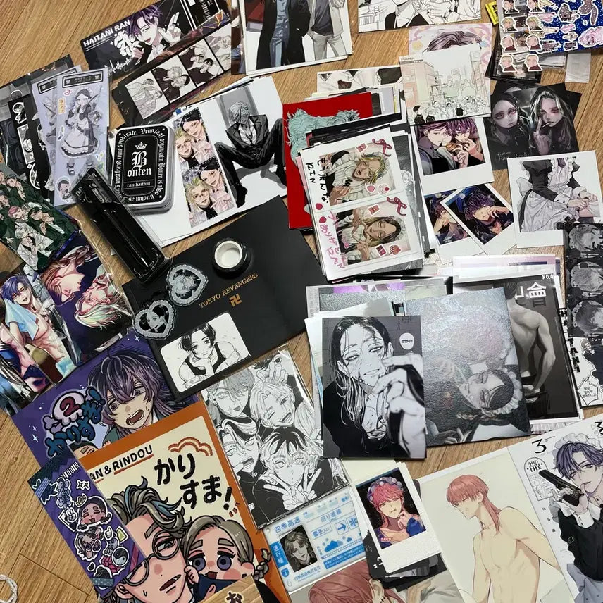 [BUNJANG] Tokyo Revengers Fan-Made Merchandise Bundle (Postcards, Stickers, Paper Goods) / 도리벤 비공굿 엽서북, 스티커, 지류 일괄 판매
