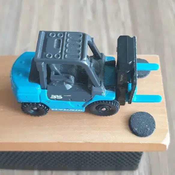 [BUNJANG] Tomica No.16 Toyota GENEO Forklift / 토미카 No.16 토요타 제네오 지게차