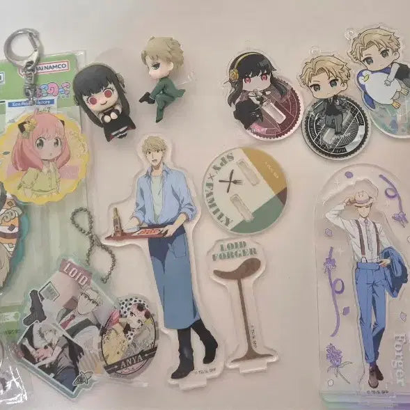 [BUNJANG] Spy x Family Merchandise Bundle Figure Acrylic Stand Card Paper Goods / 스파이패밀리 굿즈 일괄 피규어 아크릴 스탠드 카드 지류 등