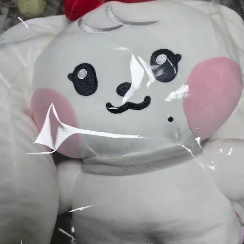 [BUNJANG] IVE Minini Cherry Plush Doll Cushion / 아이브 미니니 팝업 체리 대형 플러시 인형 쿠션 양도