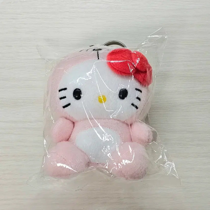 [BUNJANG] Sanrio Hello Kitty 50th Anniversary Australia Exclusive Kangaroo Mascot Keychain / 산리오 헬로키티 50주년 호주 한정 캥거루 키티 인형 마스코트 키링