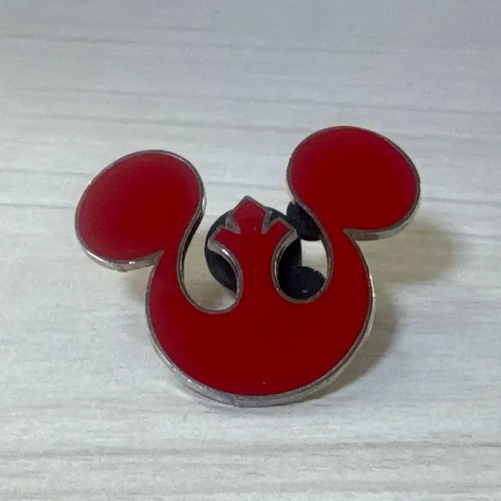 [BUNJANG] Disney Mickey Mouse Red Badge / 디즈니 미키마우스 뱃지