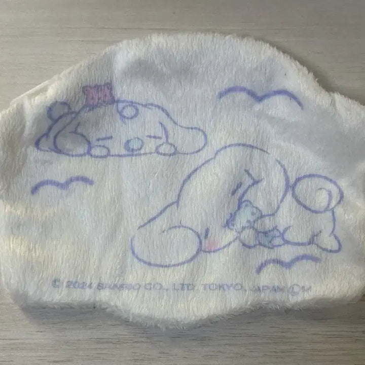[BUNJANG] Cinnamoroll Fluffy Pouch (Double-Sided) / 시나모롤 털 파우치 (양면)