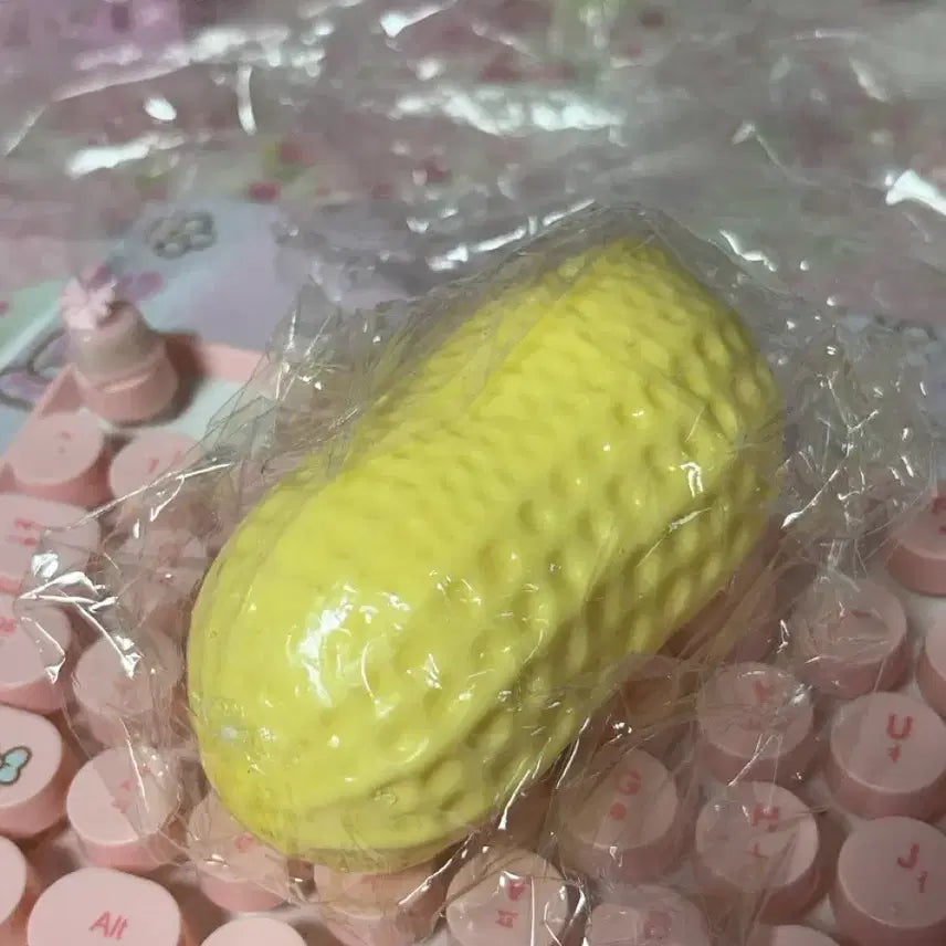 [BUNJANG] Xiaohongshu Boom Peanut Crunch Slaney Figure / 샤오홍슈 붐 땅콩 크런치 슬랑이