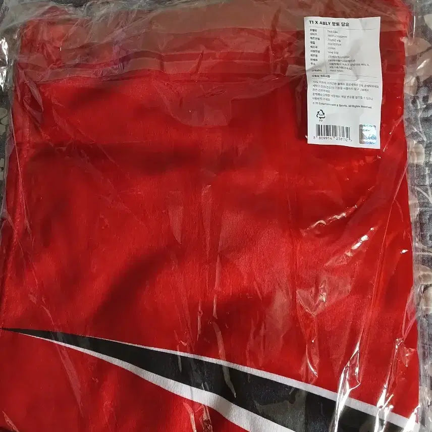[BUNJANG] T1 X ABLY Victory Hoodie Cape / (미개봉 새 상품) T1 X ABLY 빅토리 후드 망토 팝니다
