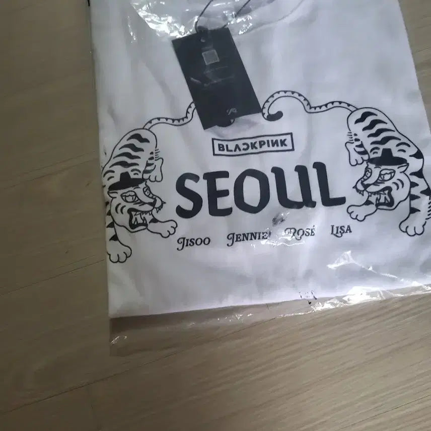 [BUNJANG] Blackpink Seoul Short Sleeve T-Shirt M / 블랙핑크 서울 반팔 티셔츠  M 팝니다