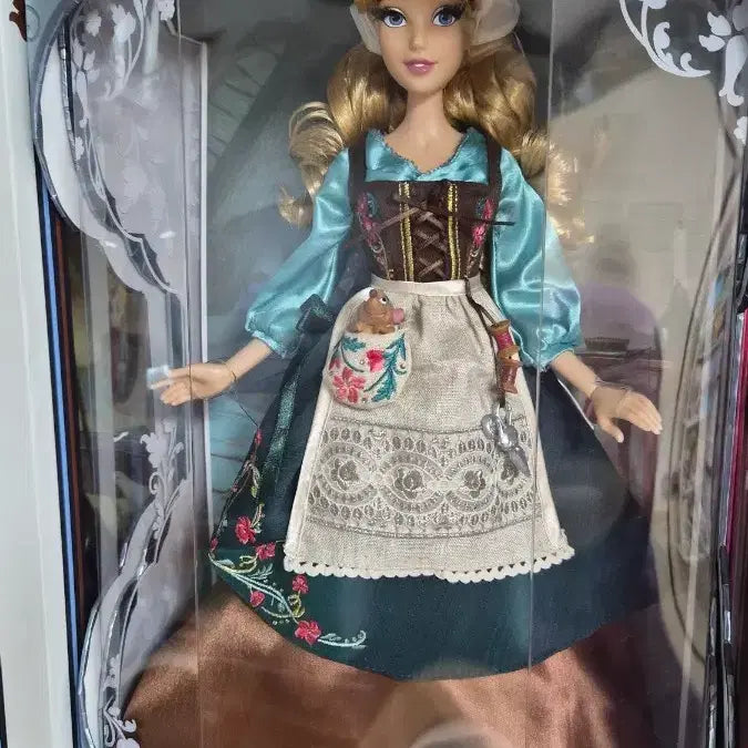 [BUNJANG] Disney Cinderella Raggedy Ann Limited Edition Doll / 디즈니 신데렐라 누더기 한정판 인형