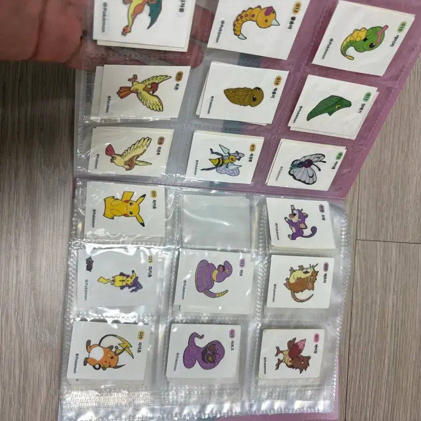 [BUNJANG] Pokemon Stickers Album &amp; 90+ Stickers Bundle Set / 포켓몬 띠부띠부씰 앨범과 나의모든 정성 스티커90개 이상 일괄 판매
