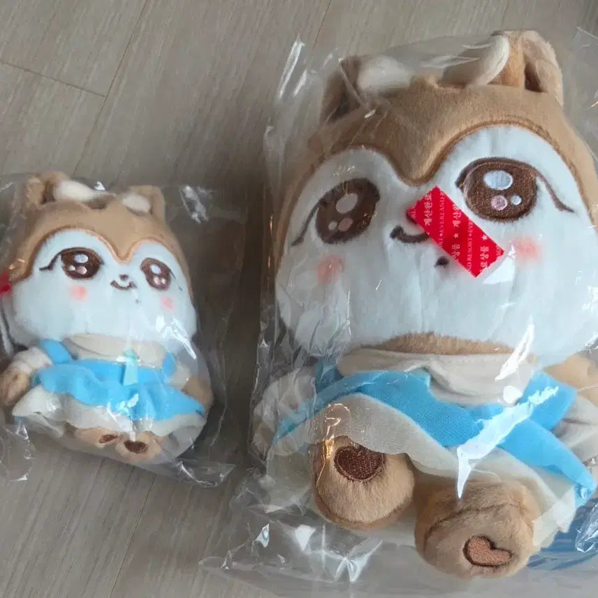 [BUNJANG] IVE Everland Mini-v Dalie Plush &amp; Keychain Bundle Set / 일괄)아이브 에버랜드 미니브 달이 캐스트 플러시,키링 팝니다