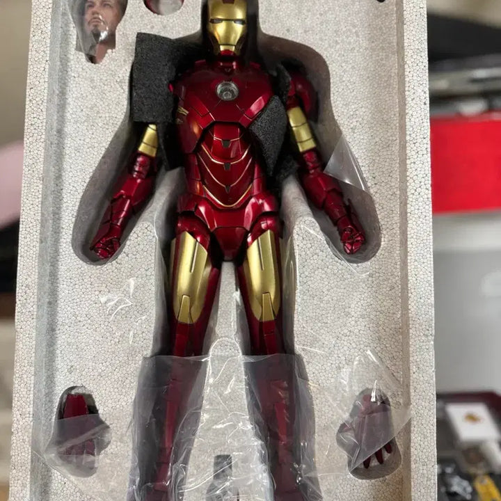 [BUNJANG] Hot Toys Iron Man Mark IV with Gantry MMS462-D22 1/6 Scale Diecast / 핫토이 마크4 갠트리합본 개봉양풎