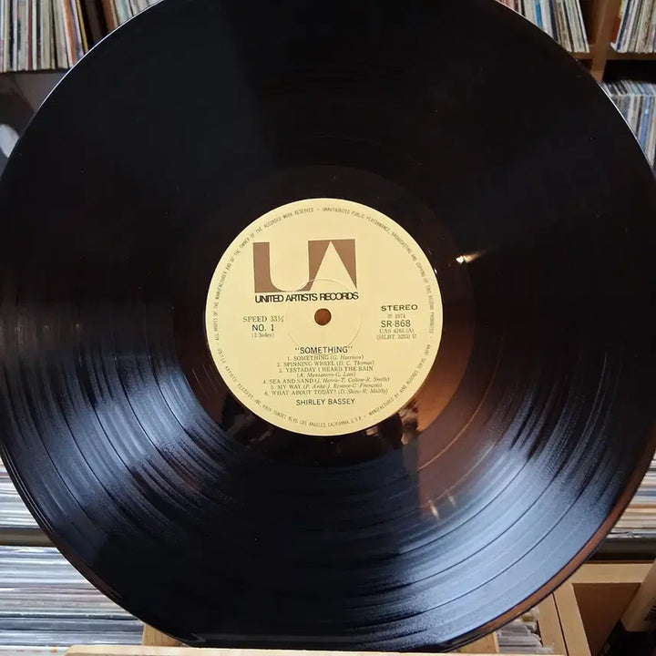 [BUNJANG] Shirley Bassey Something LP / 영국 유명 여자 팝 가수 셜리 베이시 LP 할인