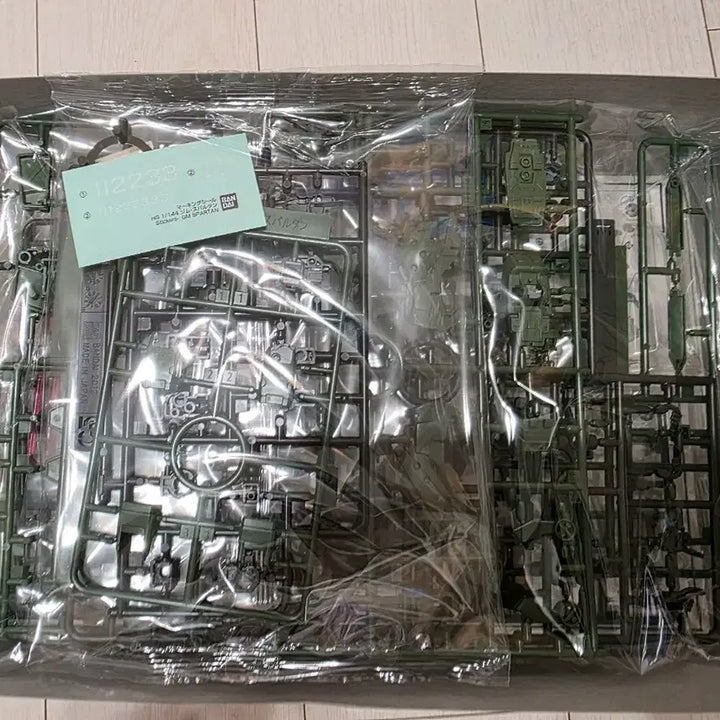 [BUNJANG] Bandai HG 1/144 RGM-79S GM Spartan Gundam Plastic Model Kit / 반다이 HG 1/144 RGM-79S GM 스파르탄 건담 프라모델