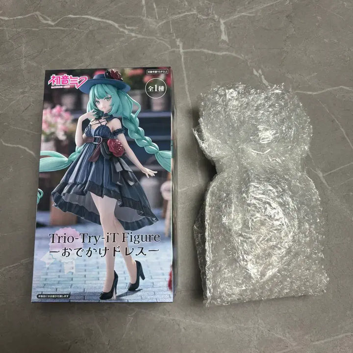 [BUNJANG] Furyu Hatsune Miku Outing Dress Ver. Figure / 후류 하츠네미쿠 외출 드레스 피규어