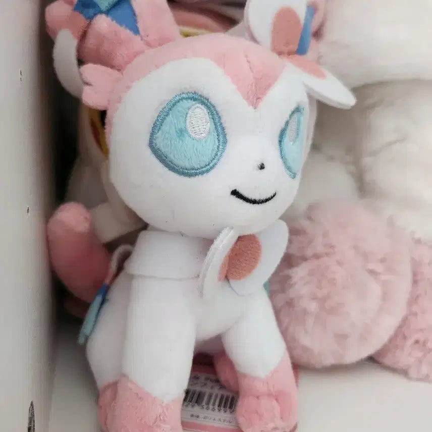 [BUNJANG] Pokemon Center Sylveon Fit Doll / 포켓몬센터 님피아 fit 핏 인형 누이 포켓몬스터 카드 피규어 이브이