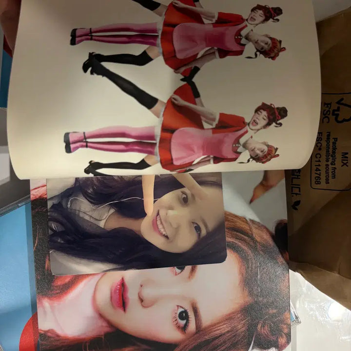 [BUNJANG] Red Velvet The Red Official 1st Album Full Member Autographed Photocard (Yeri) / [극희귀/예리포카] 레드벨벳 정규 1집 The Red 전멤버 친필 싸인