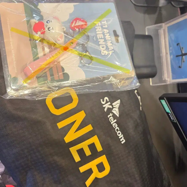 [BUNJANG] T1 2025 Worlds Oner Signed Jacket (Size M) / T1 2025월즈 자켓 (Oner마킹 M사이즈)