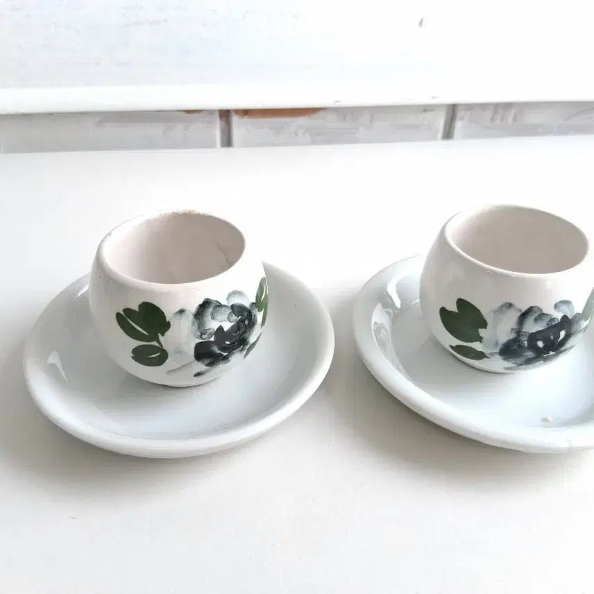 [BUNJANG] Peony Floral Soju Glass Set (2p) with Saucer Plates (2p) / 왜사기 목단꽃 소주잔 2p +잔받침접시 2p