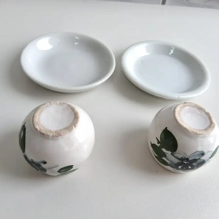 [BUNJANG] Peony Floral Soju Glass Set (2p) with Saucer Plates (2p) / 왜사기 목단꽃 소주잔 2p +잔받침접시 2p