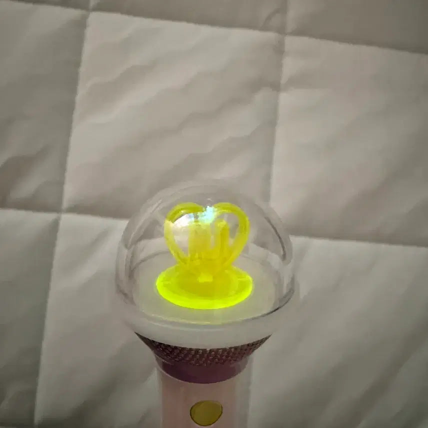 [BUNJANG] IU Official Lightstick Mini Keychain (New) / 아이유 응원봉 미니키링 (새상품)