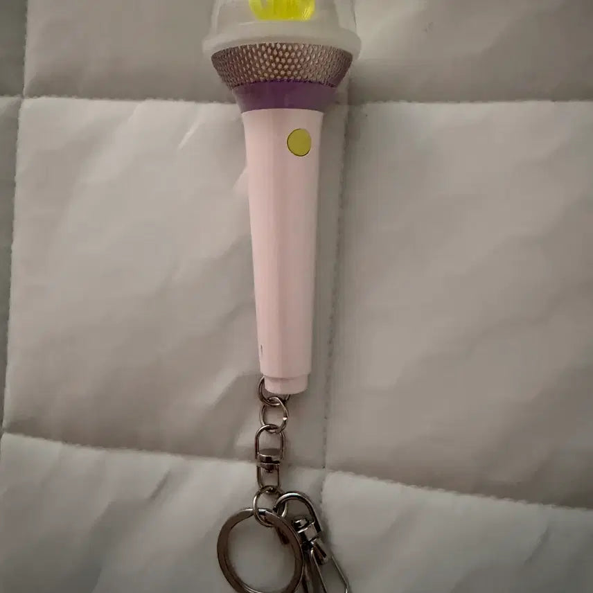 [BUNJANG] IU Official Lightstick Mini Keychain (New) / 아이유 응원봉 미니키링 (새상품)