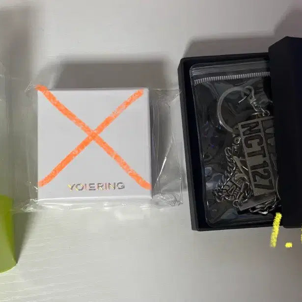 [BUNJANG] NCT Mini Lightstick, WALK Keychain / 엔시티 미니믐뭔봉,WALK 키링 양도합니다