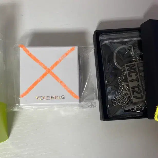 [BUNJANG] NCT Mini Lightstick, WALK Keychain / 엔시티 미니믐뭔봉,WALK 키링 양도합니다