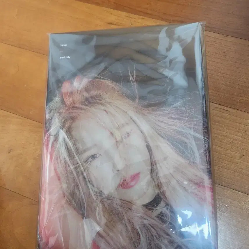 [BUNJANG] Heize &amp; July Signed Album / 헤이즈 and july 싸인 앨범