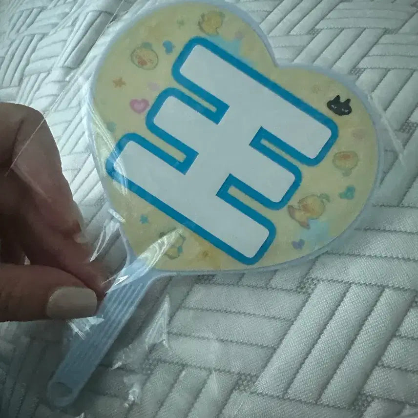[BUNJANG]  &amp;TEAM Nicholas Mini Uchiwa / 니콜라스 미니 우치와 양도