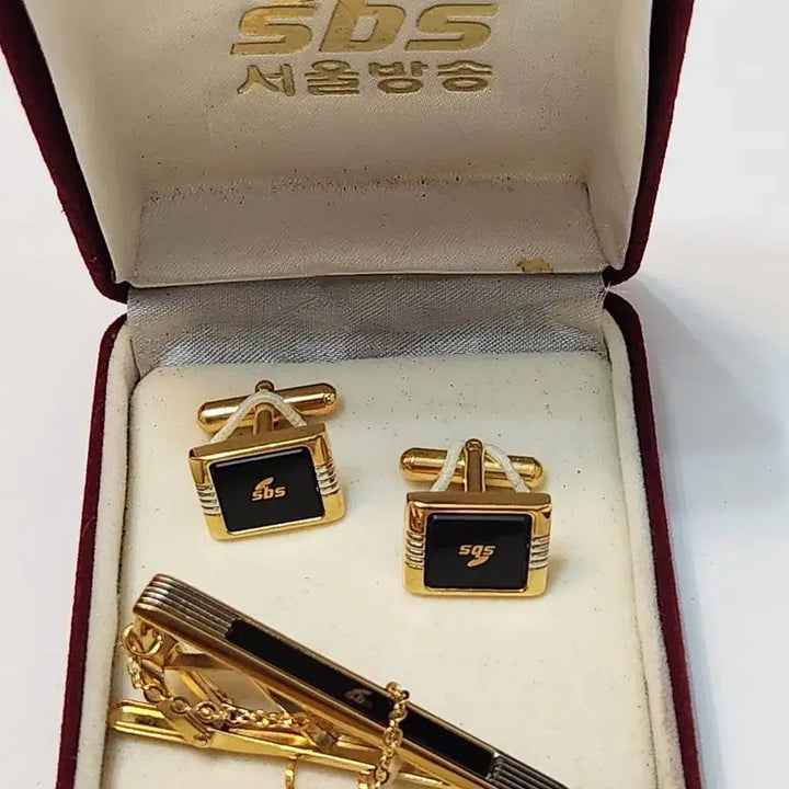 [BUNJANG] SBS Logo Gold Tie Clip and Cufflink Set / SBS 서울방송 금장 넥타이핀 커프스 세트