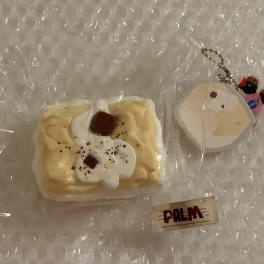 [BUNJANG] Palm Banana Cake Squishy Toy / Palm 바나나 케이크 말랑이 샤오홍슈