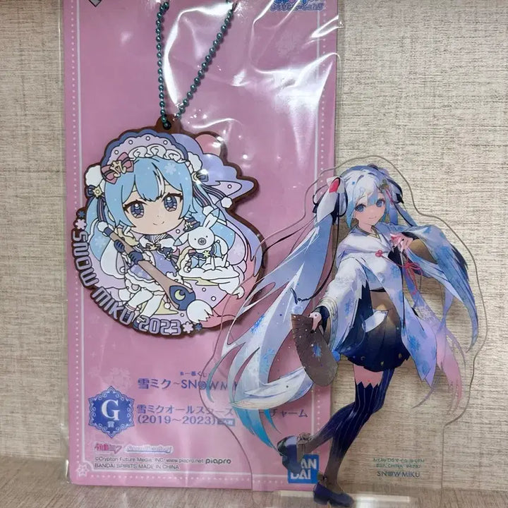 [BUNJANG] Yuki Miku Acrylic Standee 2018 2023 Bundle Set / 유키미쿠 아크릴 아크스타 러버스트랩 2018 2023