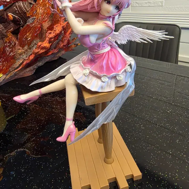 [BUNJANG] Pink Winged Girl Figurine with Stand / 미소녀 피규어 핑크 날개 스탠드 포함