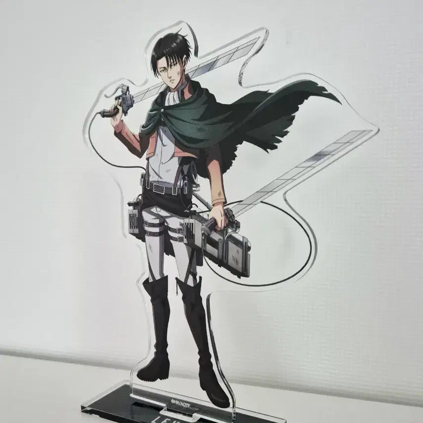 [BUNJANG] Attack on Titan Levi Ackerman "After the Battle" Ver. Acrylic Standee (Tower Records) / 진격의 거인 리바이 아크릴 스탠드 싸움후에 ver 타워레코드