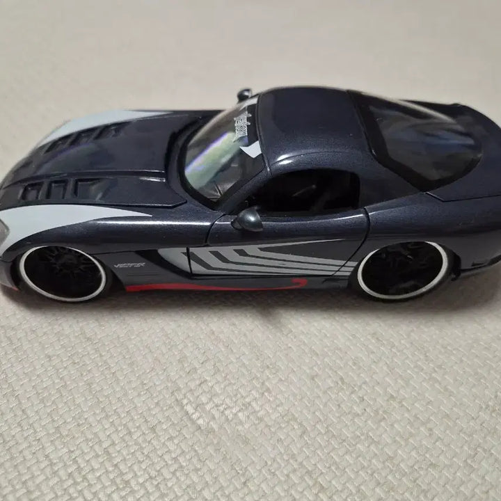 [BUNJANG] Diecast Cars Set (Gundam Venom, Red) / 다이캐스트 자동차 2대 (건담 베놈, 빨간색)
