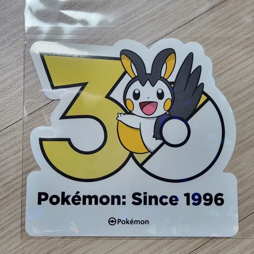 [BUNJANG] Pokemon 30th Anniversary Logo Sticker - Emolga / 포켓몬스터 포켓몬 30주년 기념 로고 스티커 에몽가 성수 팝업