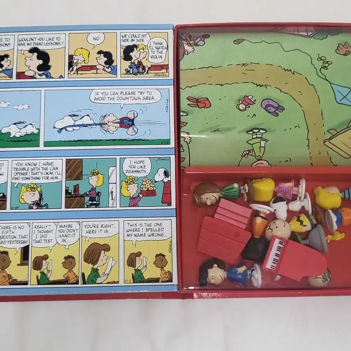 [BUNJANG] Peanuts Snoopy My Busy Books with Figure and Playmat / 스누피 PENUTS My Busy Books 피규어, 플레이매트 포함